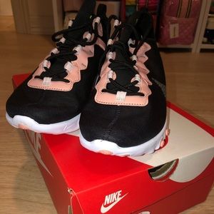 Women’s Nike shoes